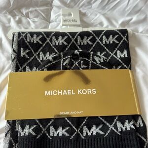 Michael Kors Black & White Logo Knit Scarf Set